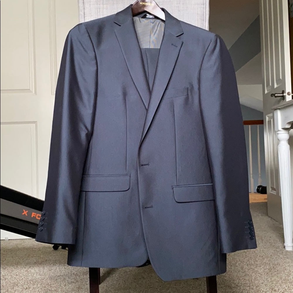 Men’s Suit